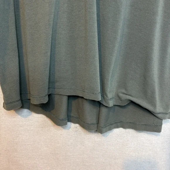 POL Womens Shirt Top‎ Small Green Camo Animal Print Oversized V-Neck Stretch - Picture 3 of 7